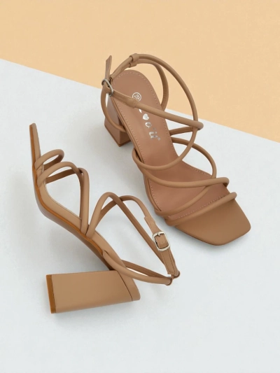 Royalfashion Дамски сандали на дебел ток Elysia