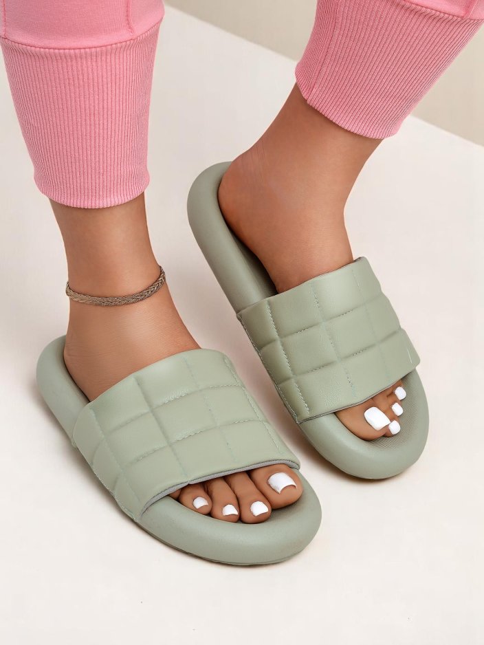 Royalfashion Дамски чехли на равна подметка Quilt Walk