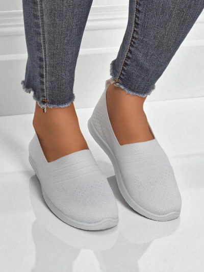 Бели дамски балерини Ariadne от дишаща материя на равна подметка