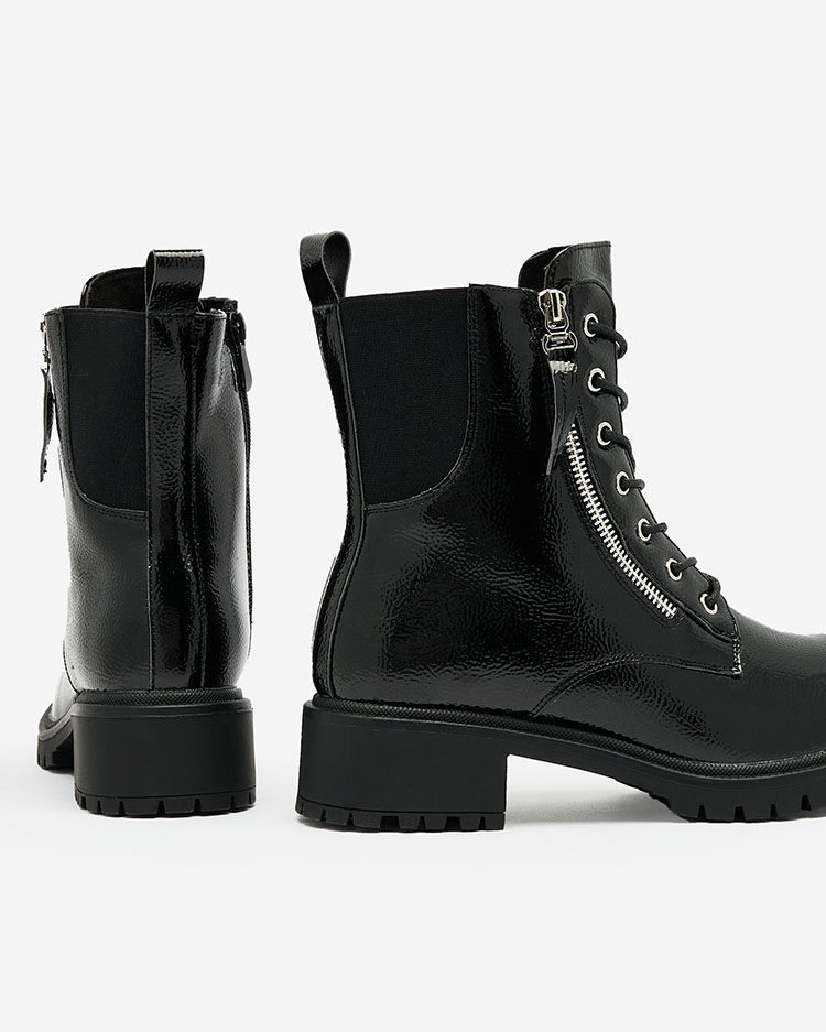 Royalfashion Черни дамски ботуши от еко кожа с лак Gaddaxa