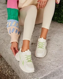 тъмнозелено