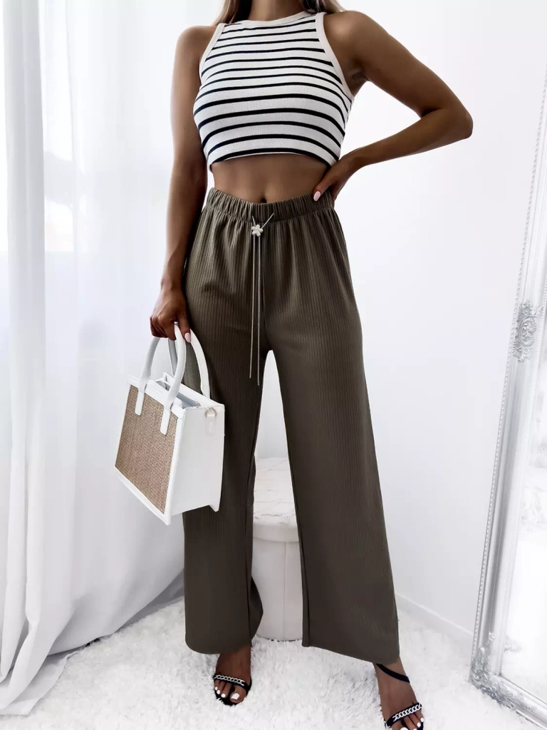 Зелен широк дамски панталон с ребра - Облекло