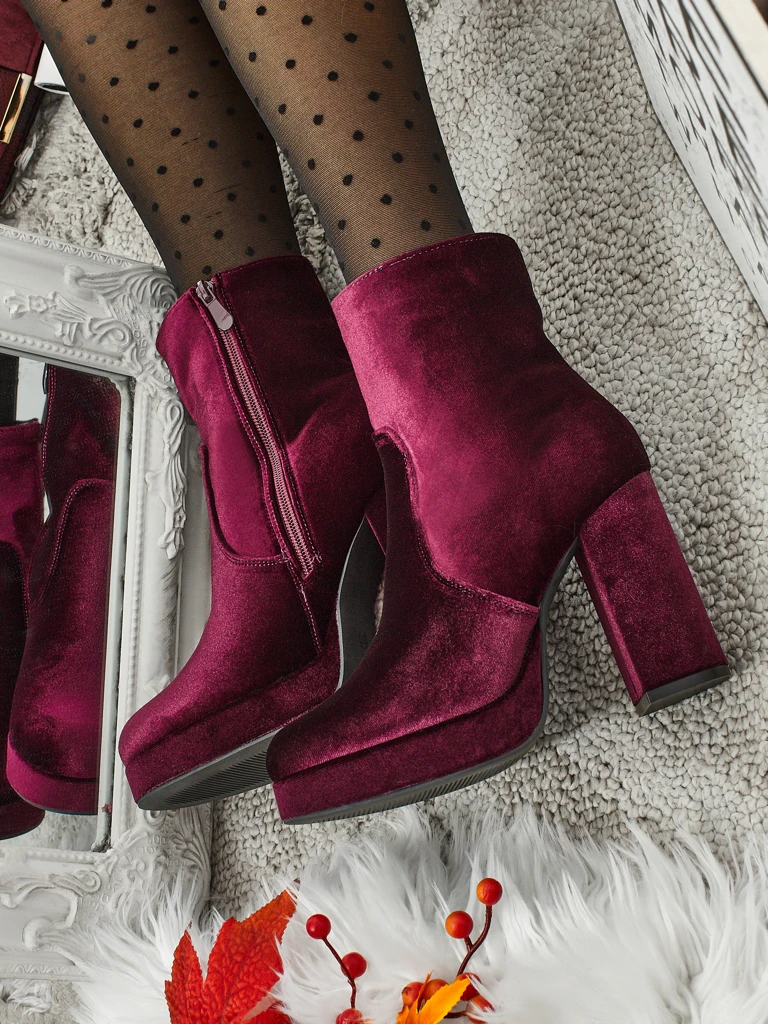 Дамски боти на ток, имитация на велур, Miss