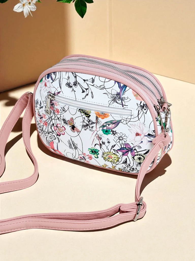 Royalfashion Малка дамска чанта от еко кожа Floriana