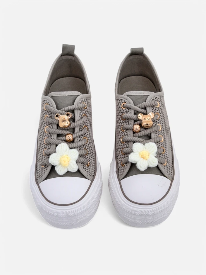 Royalfashion дамски перфорираните маратонки с декорации Osdo