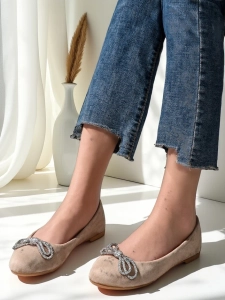 светлокафяв