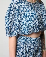 Тъмносиньо