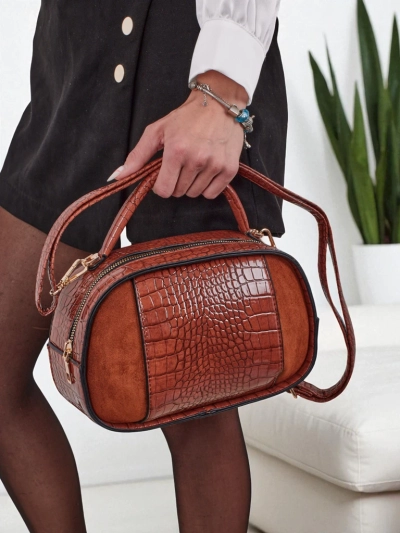 Малка дамска чанта от еко лакирана кожа Lunar Space