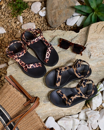 Royalfashion Бежови дамски сандали с леопардова шарка Leonno