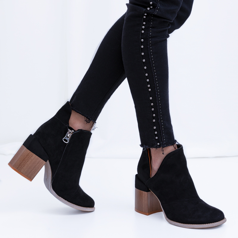 Damskie botki z wycięciami w czarnym kolorze Plinara - Obuwie