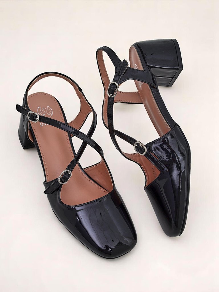 Royalfashion Дамски обувки на нисък ток с декоративни каишки Lollita