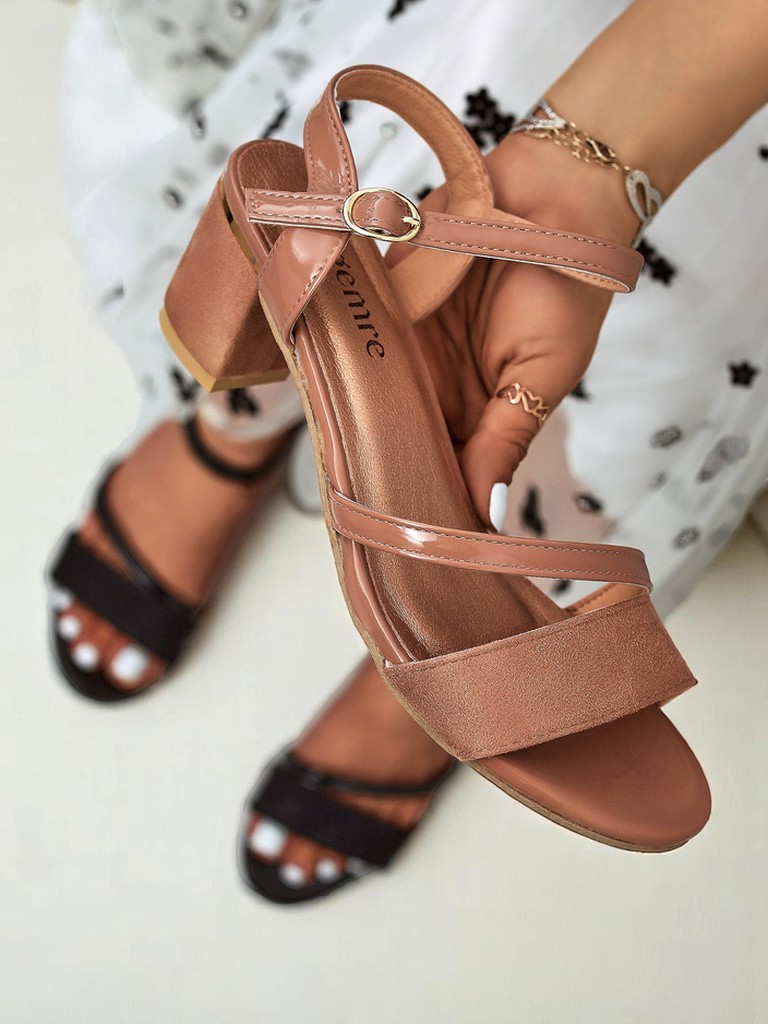 Royalfashion Лакирани дамски сандали на нисък ток Grace Gloss