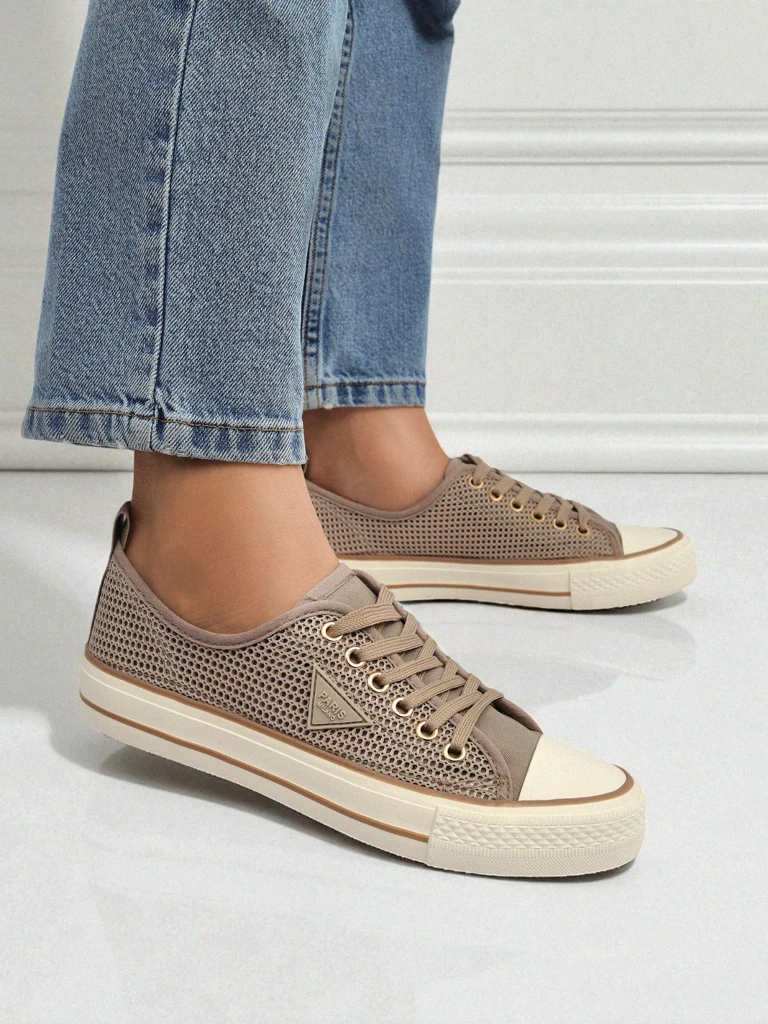 Royalfashion Жилищни перфорираните маратонки Rebbse