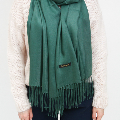 Тъмнозелен голям дамски шал с пискюли - Аксесоари