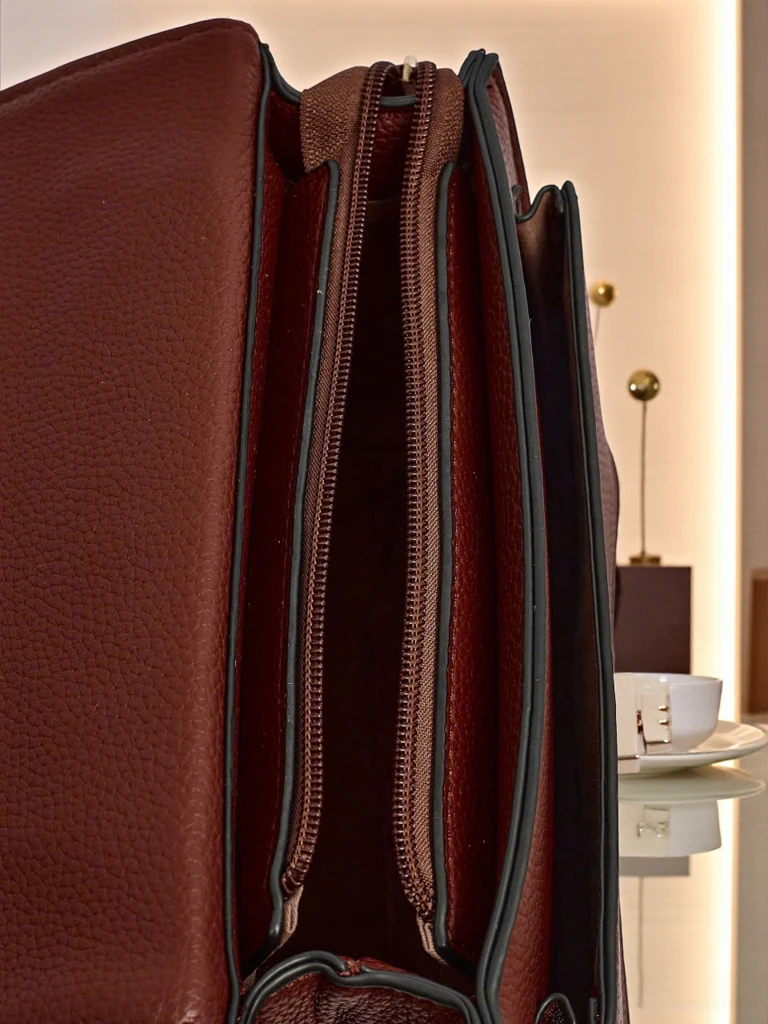 Малка дамска чанта от еко кожа Esmira