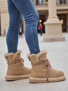 светлокафяв