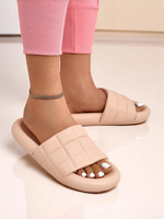 Светло розово