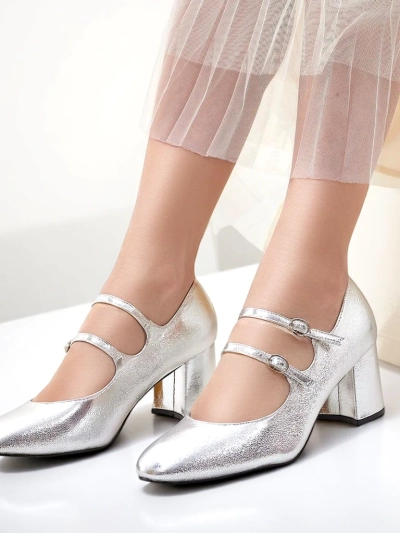 Класически дамски обувки с ток от лакова екологична кожа с каишки Ovinna