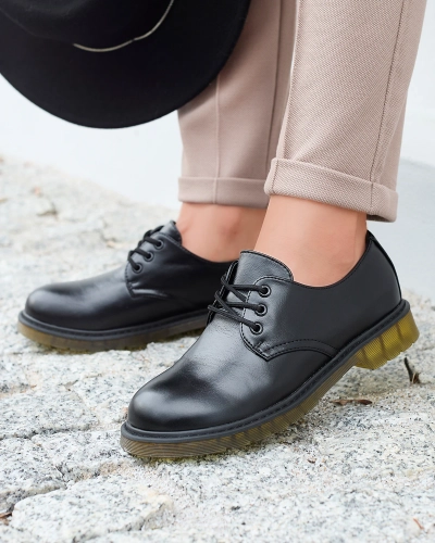 Черни дамски полуобувки Heloso- Footwear