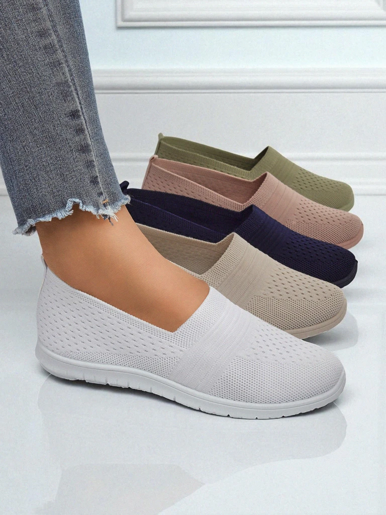 Бели дамски балерини Ariadne от дишаща материя на равна подметка