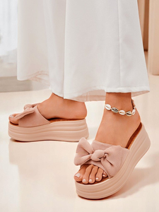 светлокафяв || кафяв