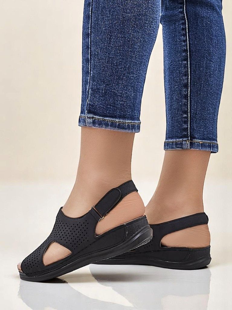 Royalfashion дамски сандали с изрязвания Leminni