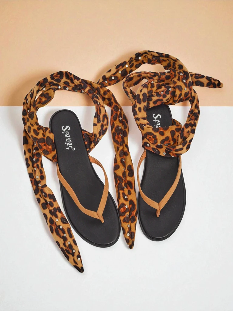 Royalfashion Дамски джапанки с декоративна каишка Safari Sweet