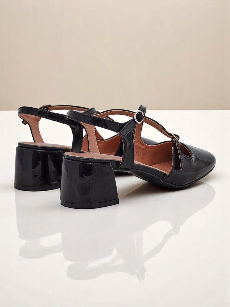 Royalfashion Дамски обувки на нисък ток с декоративни каишки Lollita