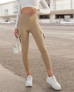 светлокафяв