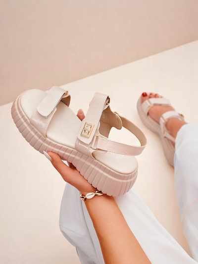 Royalfashion Дамски сандали на по-дебела подметка Aganda