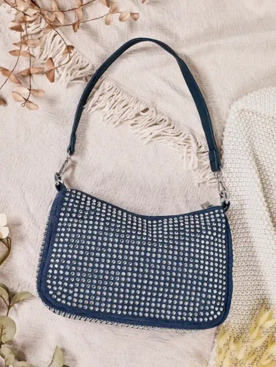 Royalfashion Малка дамска чанта с шипове