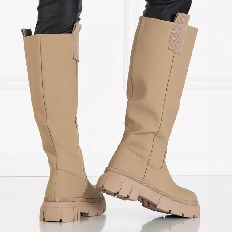 OUTLET Beżowe damskie kozaki do połowy łydki Oledd- Obuwie