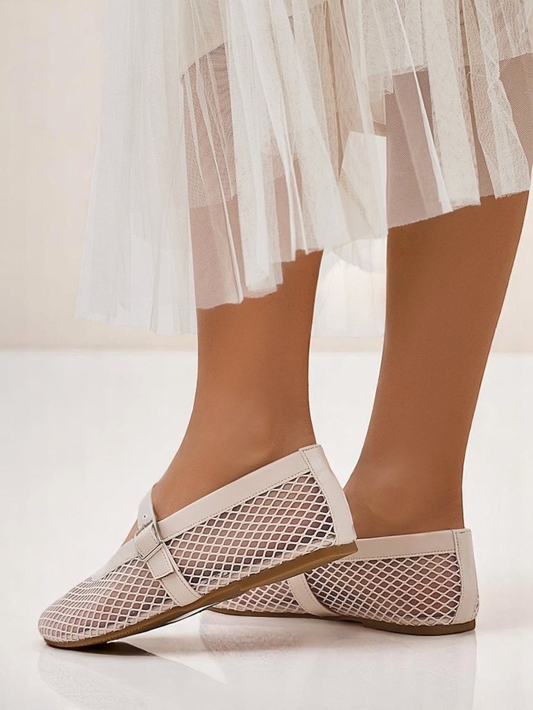Royalfashion дамски ажурни балеринки с каишка Naommi