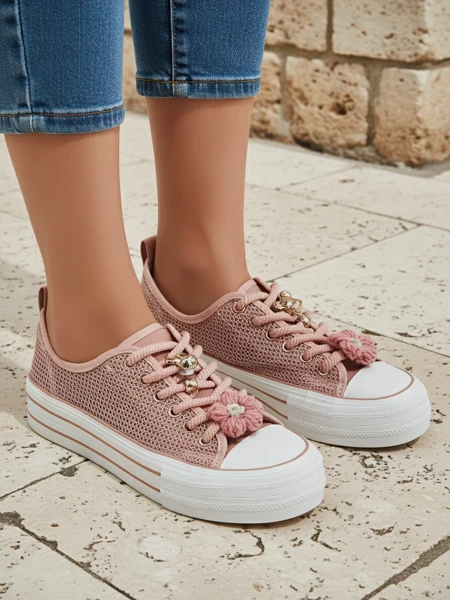 Royalfashion дамски перфориран Sneakers с декорации Osdo