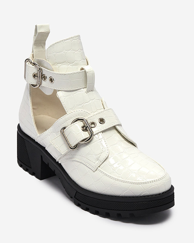 Бели лакирани дамски ботуши с изрязване и релеф Malevib- Footwear