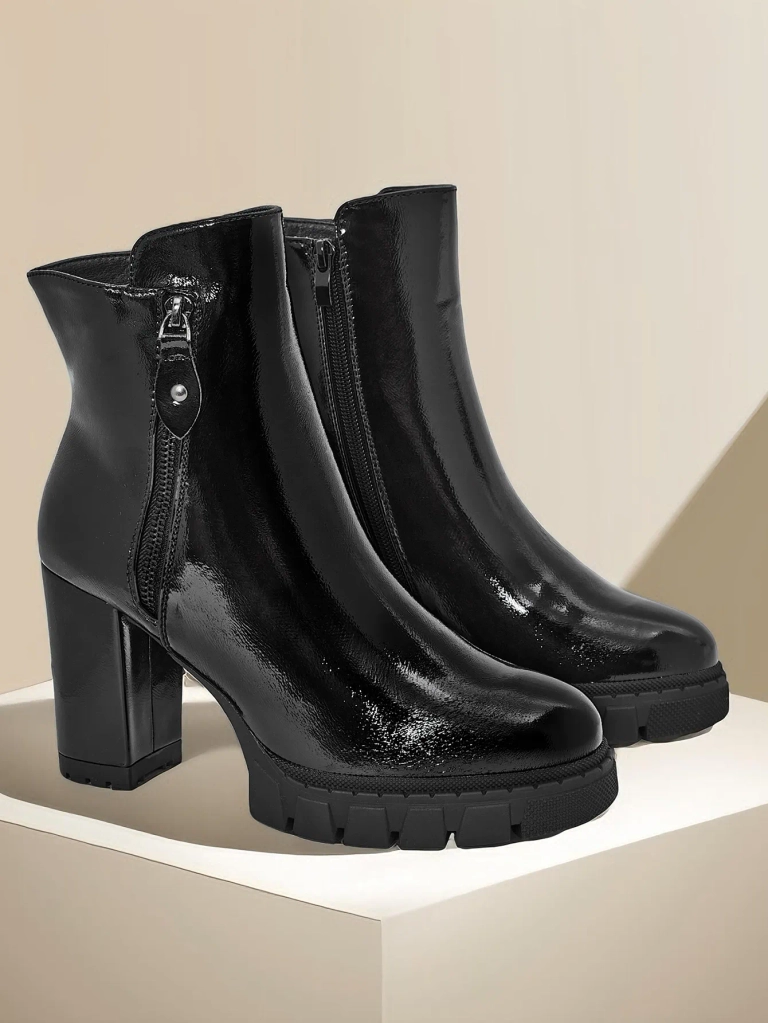 Патентни женски глезенови боти на Royalfashion на чекмедже Vemorro