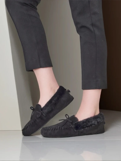 Royalfashion Дамски мокасини с косъм Актики