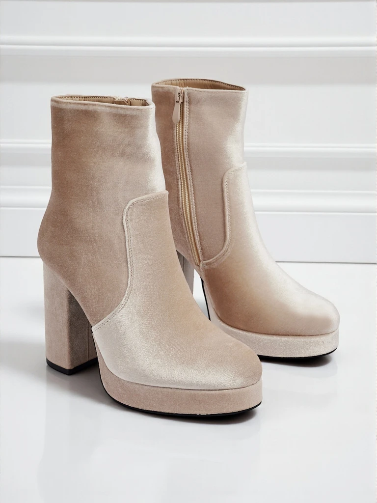 Дамски боти на ток, имитация на велур, Miss