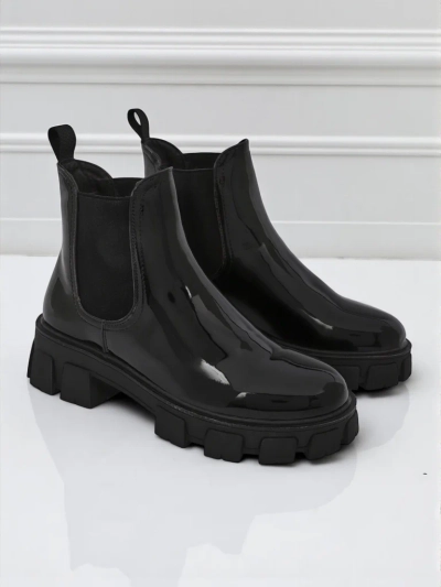 Royalfashion Боти на масивна подметка от еко лакирана кожа Calista Weide