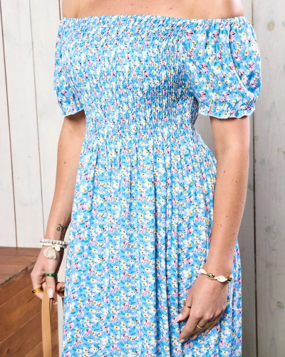 Синя дамска миди рокля с флорален десен - Облекло