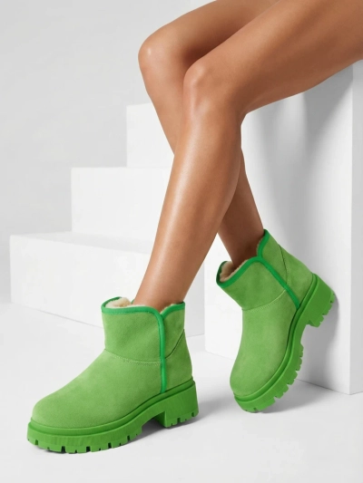 Кратки обувки a'la зимни ботуши за жени Hozises