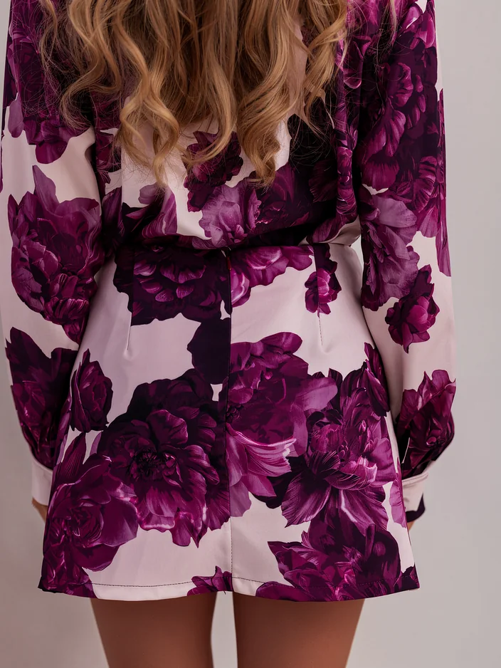 Royalfashion Дамски флорален комплект с връзваща се блезер и къси панталони