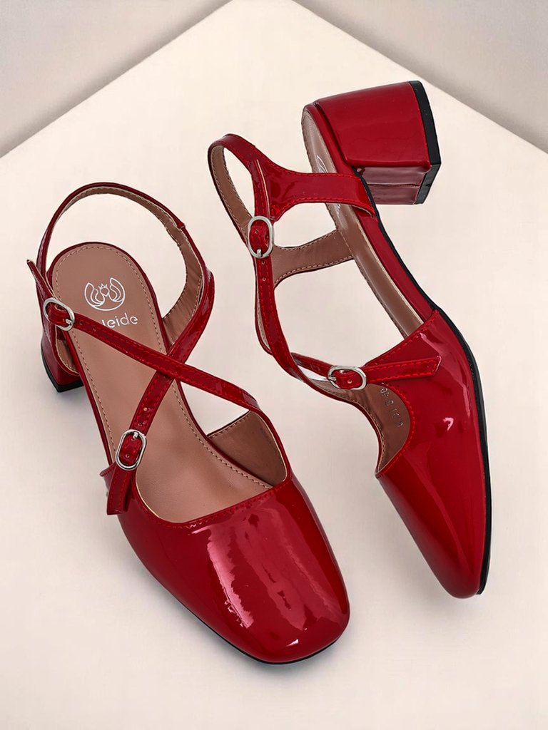 Royalfashion Дамски обувки на нисък ток с декоративни каишки Lollita