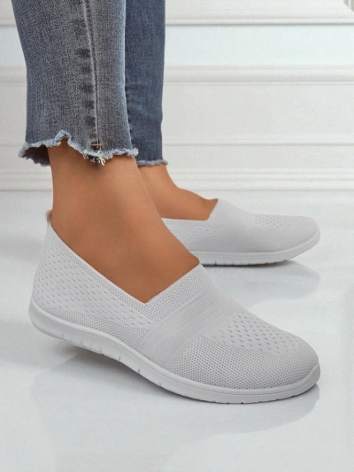 Бели дамски балерини Ariadne от дишаща материя на равна подметка