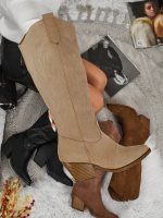 светлокафяв