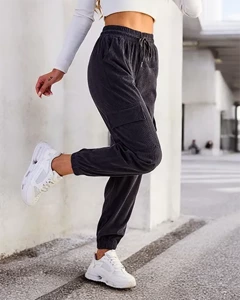 гълъбово сиво