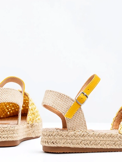 Żółte damskie espadryle z ażurową cholewką Triumf - Obuwie