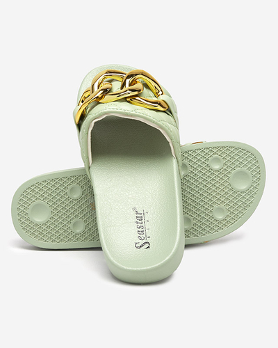 Zielone damskie pikowane klapki ze złotym łańcuszkiem Eteris - Obuwie