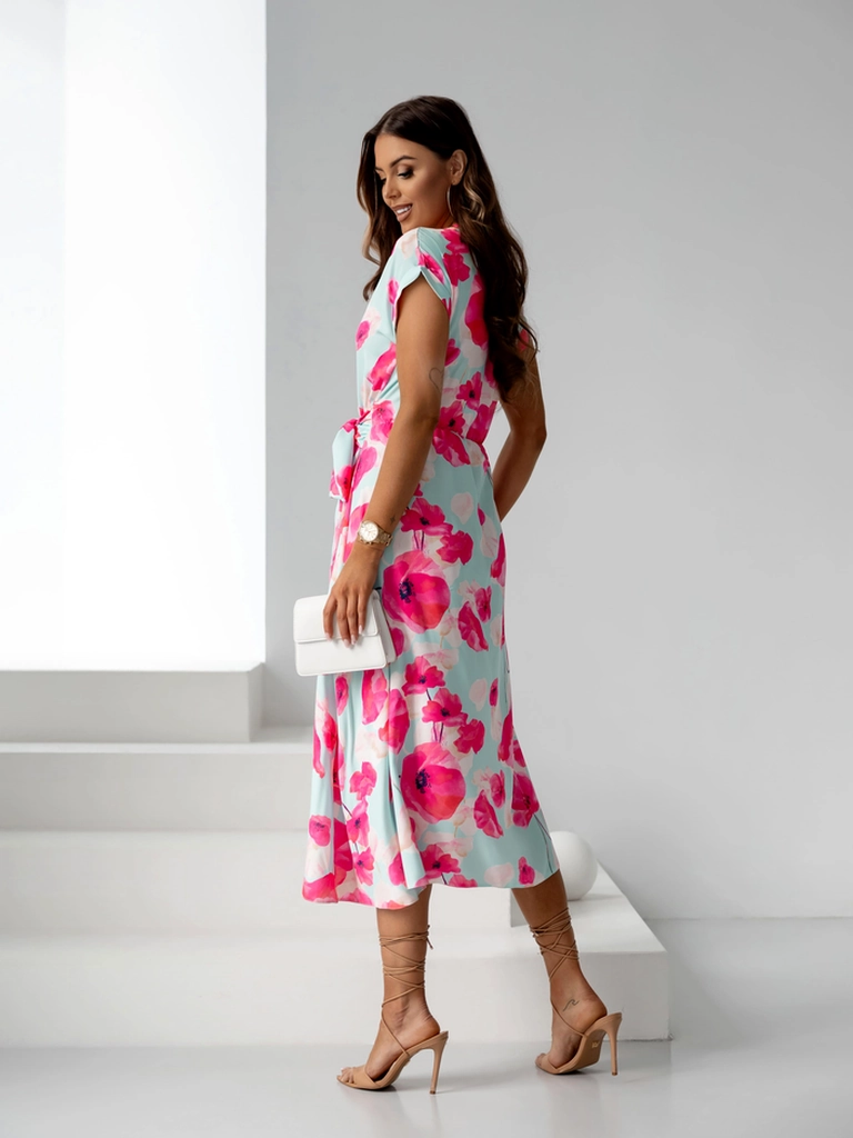 Рокля миди за жени с къси ръкави и памучен деколте с пролетни цветя