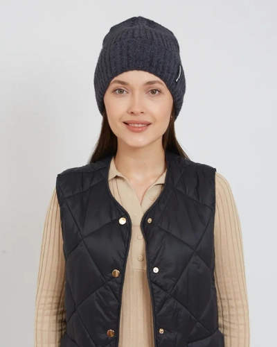 Дамска изолирана шапка на Royalfashion